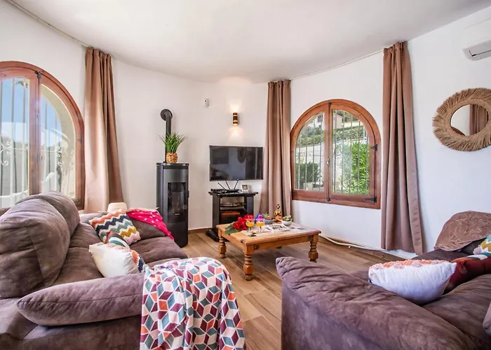 Sabine - Plusholidays Кальпе