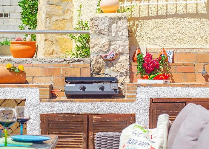 Sabine - Plusholidays Кальпе